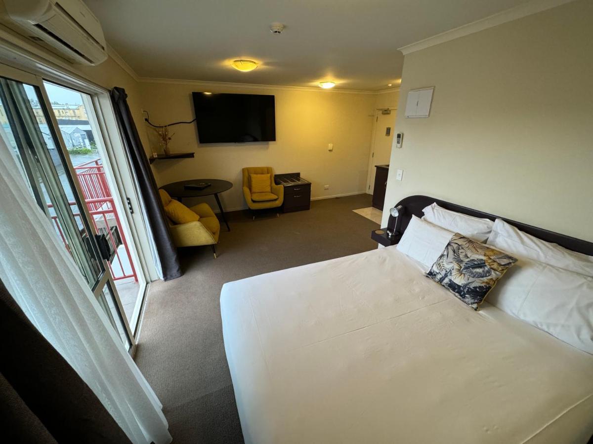 B-Ks Premier Motel Palmerston North Exterior photo