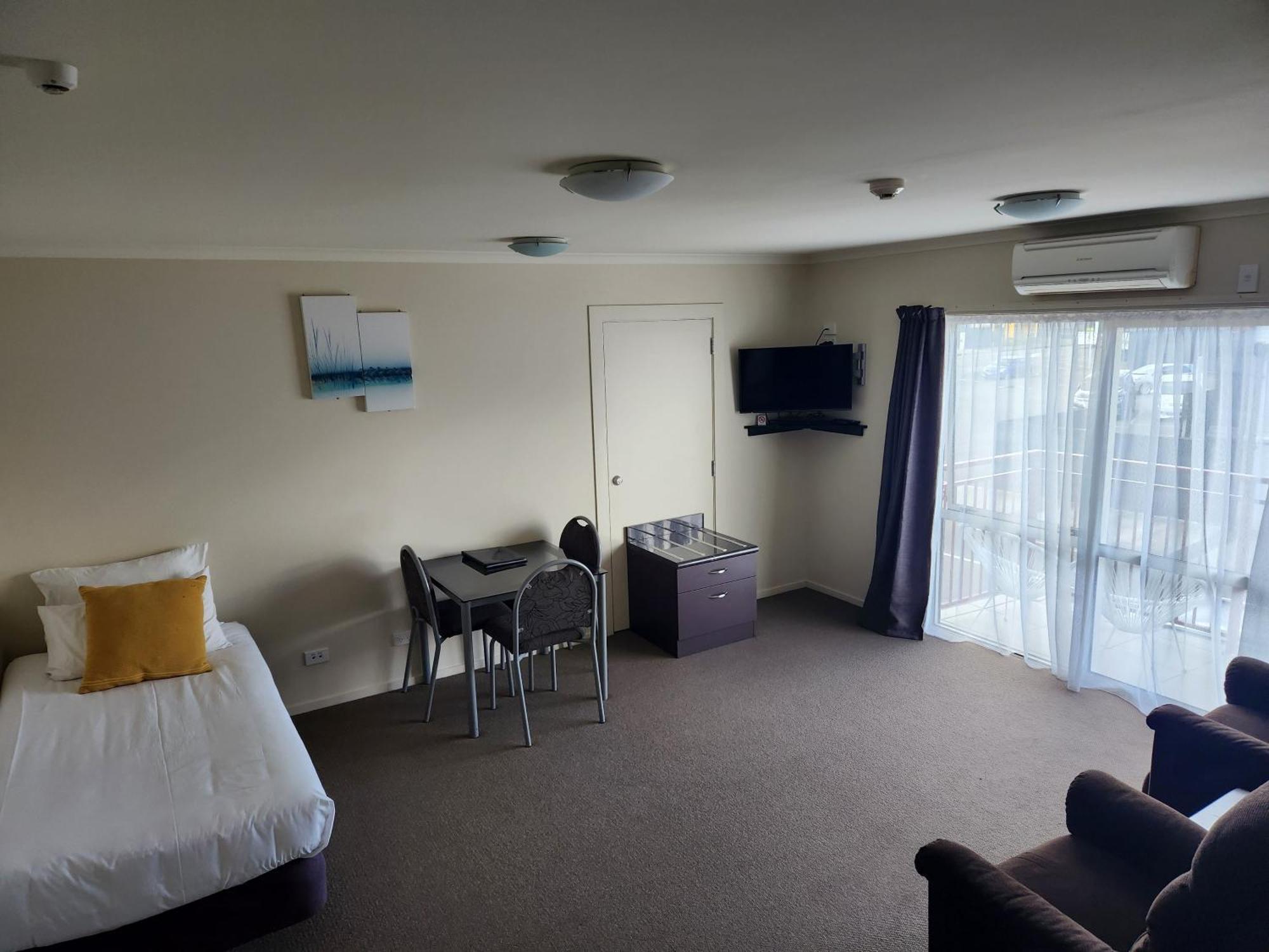 B-Ks Premier Motel Palmerston North Exterior photo