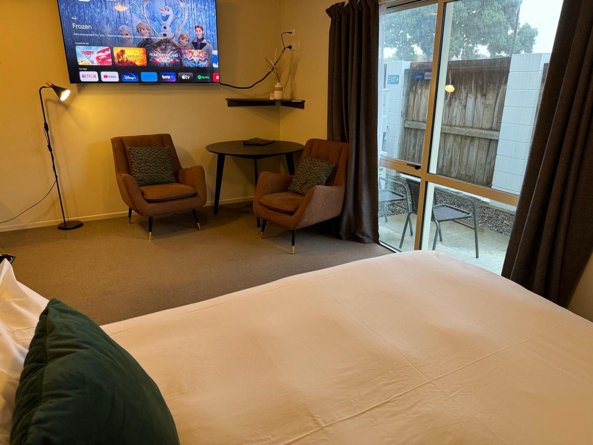 B-Ks Premier Motel Palmerston North Exterior photo